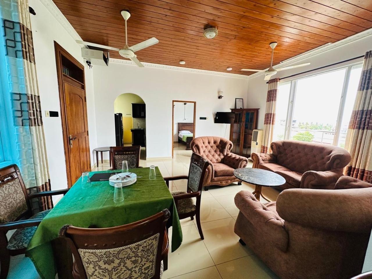 Green Tree Apartments Dehiwala-Mount Lavinia Eksteriør billede